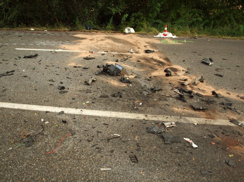 Schwerer VU Koeln Immendorf Kerkraderstr P325.JPG